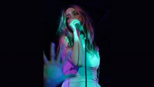 Katie Jane Garside performing with Queen Adreena in Paris [Batofar] 2005-06-03. Photo by Robert Gil from PhotosConcerts.com