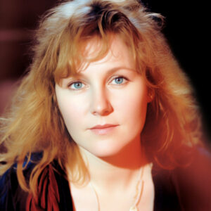 Eddi Reader (Fairground Attraction) + Sandy Denny (Fairport Convention) = Dryden Sander